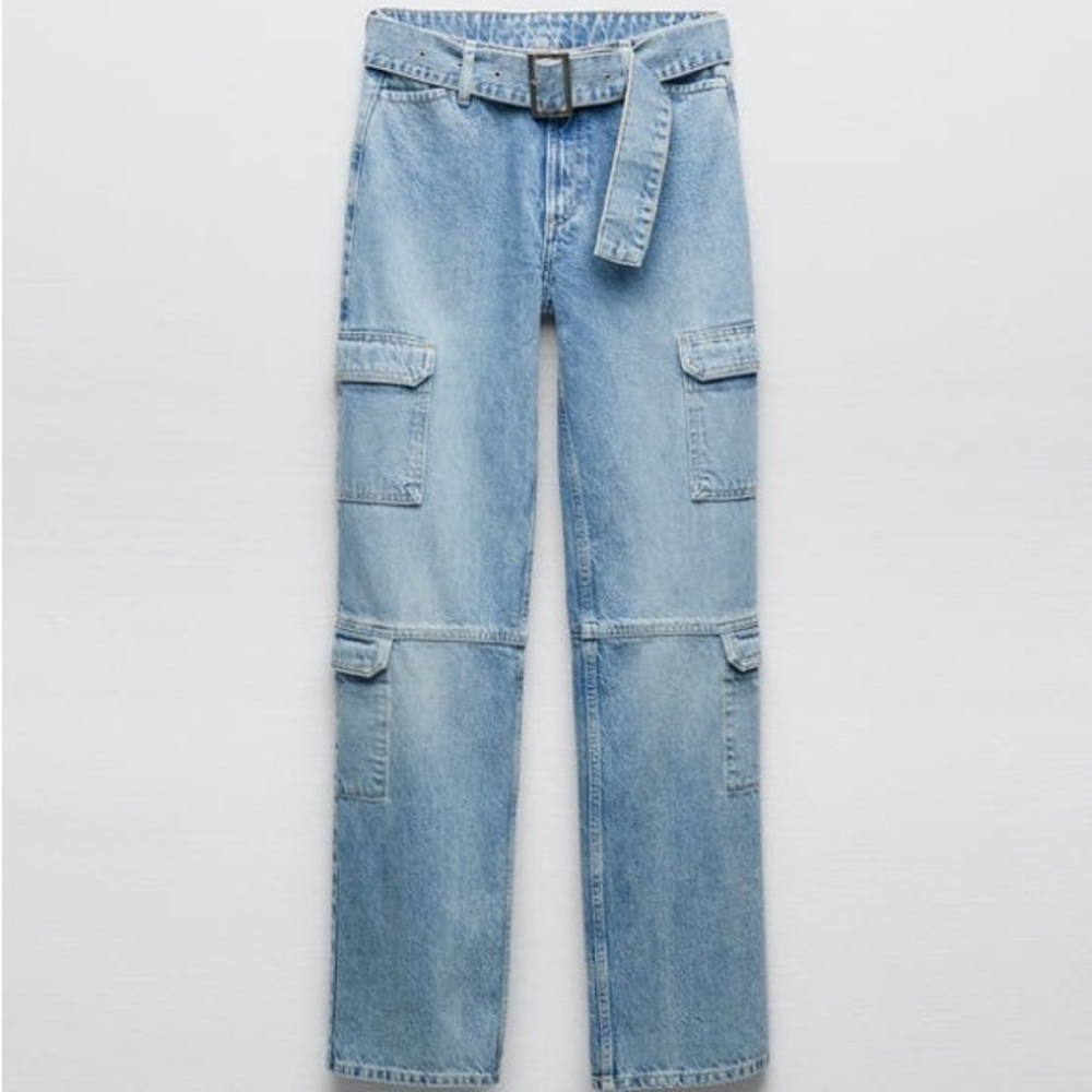 Zara cargo jeans size 4. Can be wear with or without belt